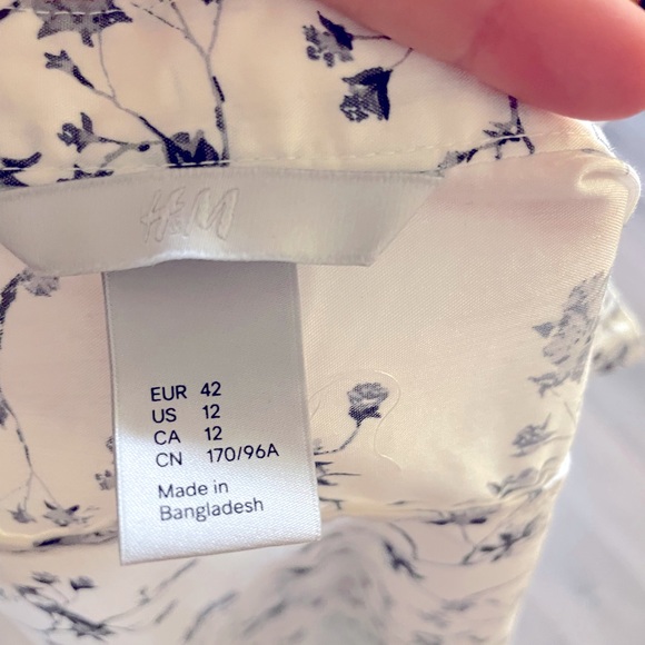 White Cotton formal shirt with floral pattern. - Picture 4 of 6